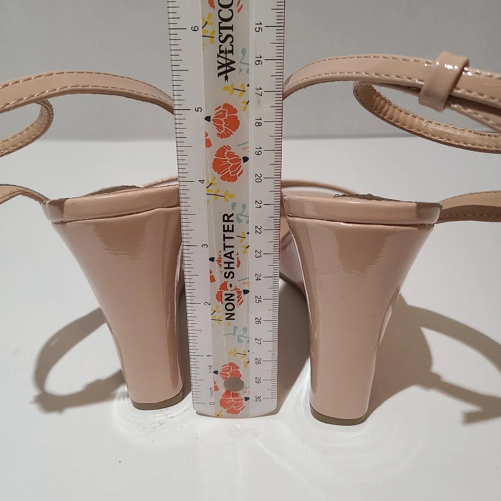 Steve Madden‎ Patent Leather Wedge Sandal Size 9
